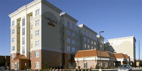 Best 10 Hotels Near Mega Mall from USD 20/Night.
